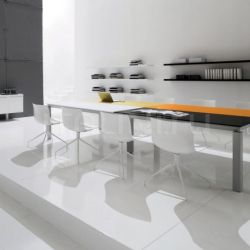 Martex Han lacquered table with Bianco, Nero, Arancio and Senape tops. - №65